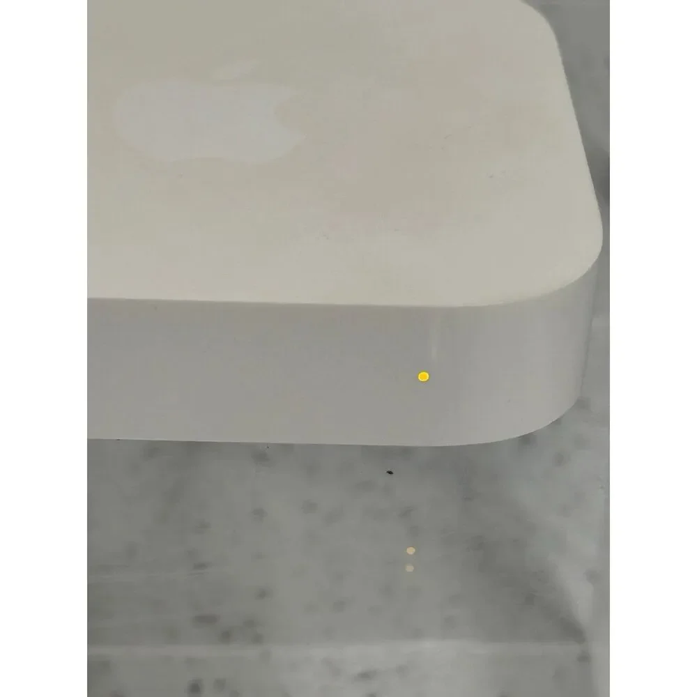 Apple AirPort Express Base Station Model# A1392 2nd gen incl. power supply